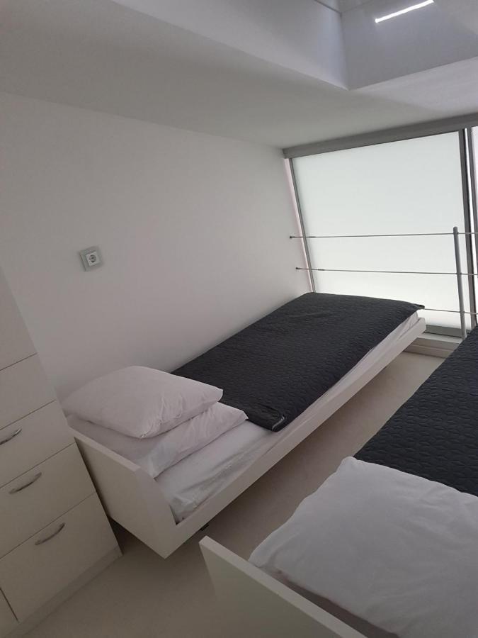 Apartments Fontana Zambratija Екстер'єр фото
