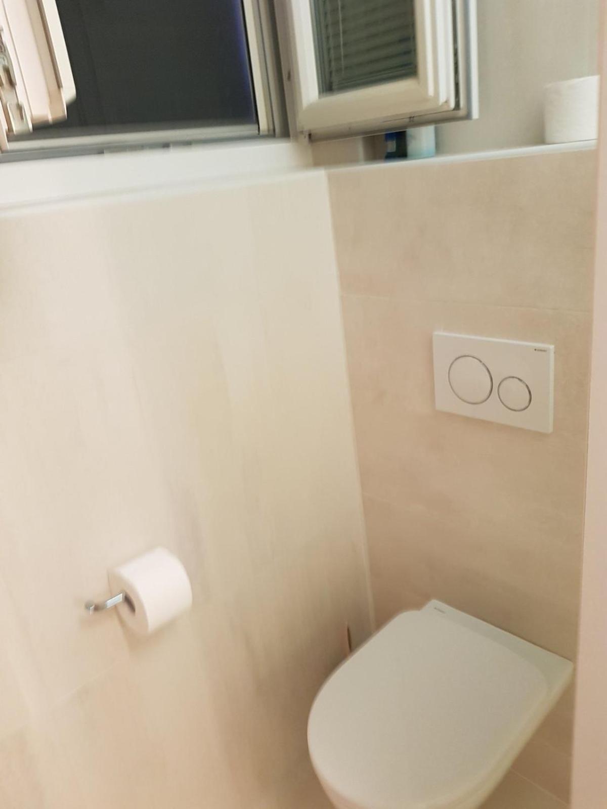 Apartments Fontana Zambratija Екстер'єр фото